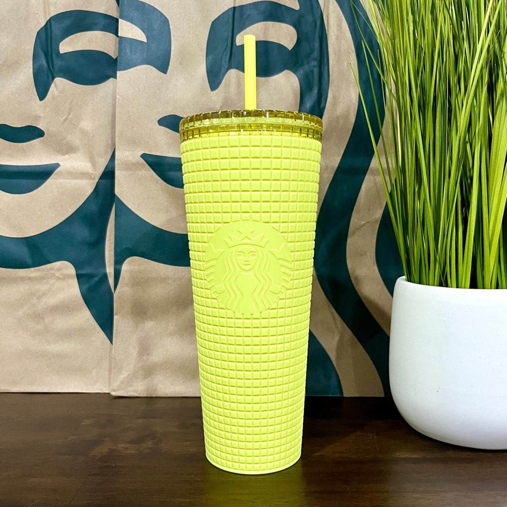 🌻 Starbucks 2023 Meadow Yellow Matte Soft-touch Grid Tumbler Venti 24oz